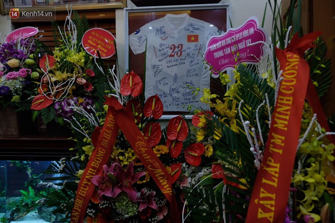 Ngay lúc này tại quê nhà Quang Hải, mọi người vỡ òa khi anh vẽ cầu vồng trong tuyết gỡ hòa 1-1 cho U23 Việt Nam! - Ảnh 10.