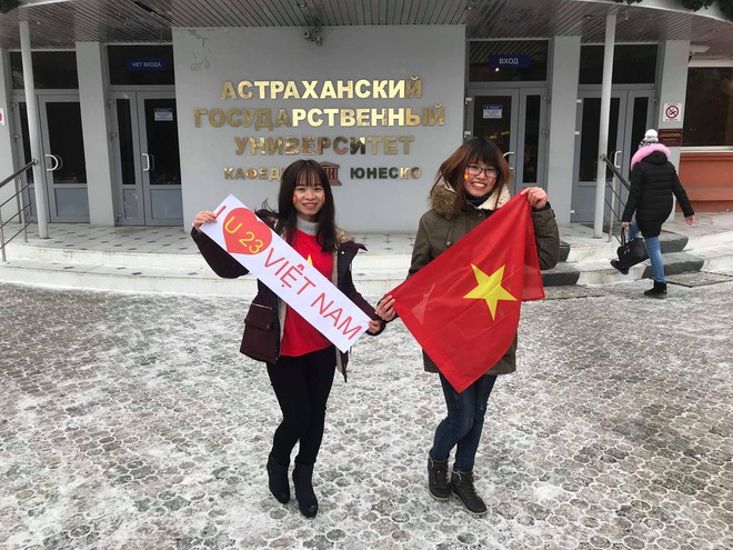 Bất chấp mưa tuyết, du học sinh Việt khắp thế giới đã sẵn sàng cổ vũ U23 Việt Nam! - Ảnh 3.