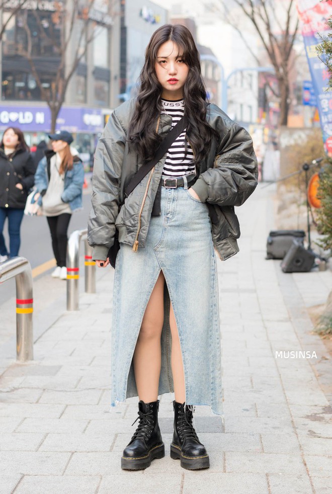 Street style Hàn Quốc: khi mặc vài ba chiếc áo khoác to sụ cùng lúc chẳng hâm chút nào mà lại chất hết nấc - Ảnh 8.