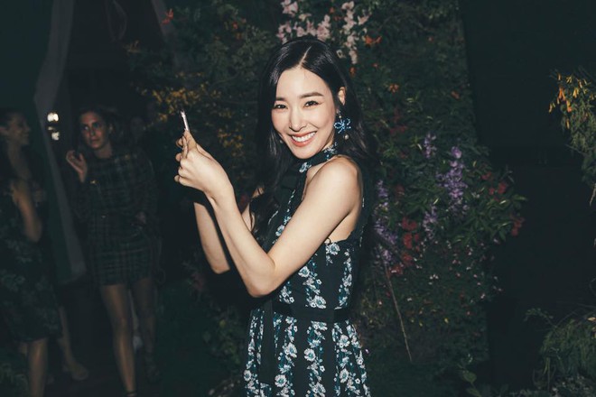 Lần đầu về H&agrave;n sau 3 th&aacute;ng rời SM, Tiffany tươi tắn xuất hiện b&ecirc;n cạnh người đ&agrave;n &ocirc;ng lạ mặt - Ảnh 7.