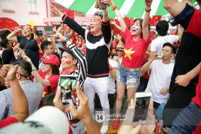 Sau si&ecirc;u phẩm gỡ h&ograve;a dưới mưa tuyết của Quang Hải: Nghệ sĩ Việt bật kh&oacute;c tự h&agrave;o! - Ảnh 3.