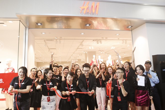 Hot: H&M Việt Nam khai trương cửa hàng thứ 3 tại Sài Gòn - Ảnh 6.