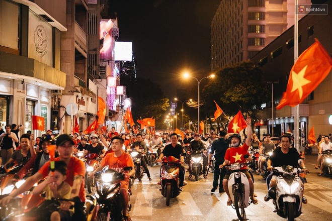 Xúc động những dòng thơ người hâm mộ sáng tác tặng U23 Việt Nam: “Đốt lửa trên tuyết trắng, sưởi ấm lòng quê hương” - Ảnh 4.