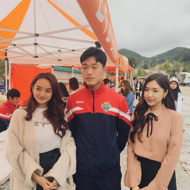 Chụp ảnh c&ugrave;ng Phương Ly, playboy Xu&acirc;n Trường vẫn đơ c&oacute; đẳng cấp - Ảnh 4.