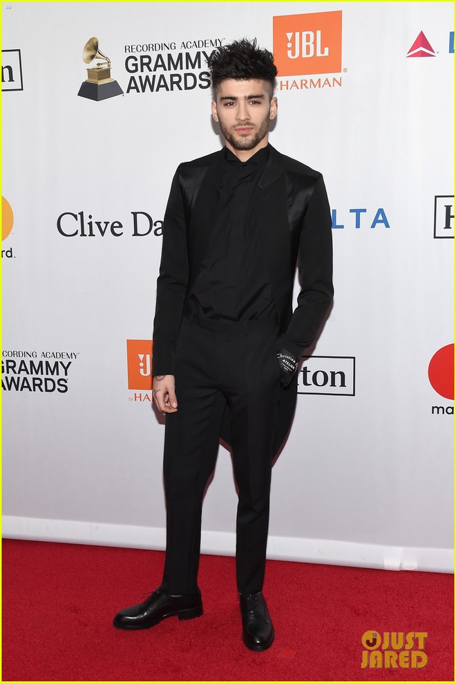 Loạt sao xuất hiện lộng lẫy, khoe đường cong bốc lửa tr&ecirc;n thảm đỏ tiệc tiền Grammy 2018 - Ảnh 8.