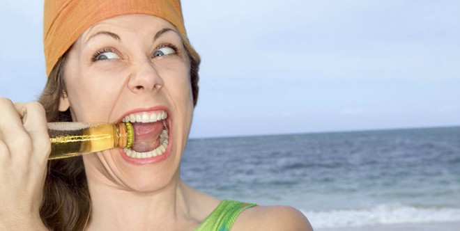 Những thói quen tai hại khiến hàm răng của bạn ngày càng trở nên xấu xí - Ảnh 2.