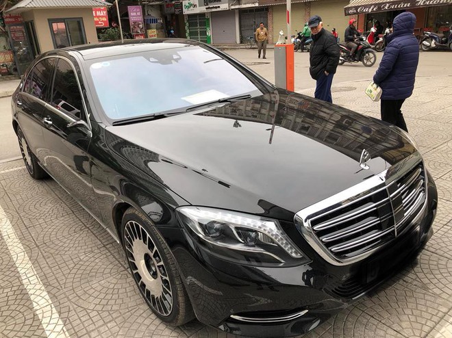 Hà Nội: Xe sang Mercedes S500 độ Maybach bị vặt trộm đôi gương trị giá cả trăm triệu đồng - Ảnh 3.
