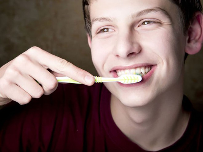Những thói quen tai hại khiến hàm răng của bạn ngày càng trở nên xấu xí - Ảnh 5.