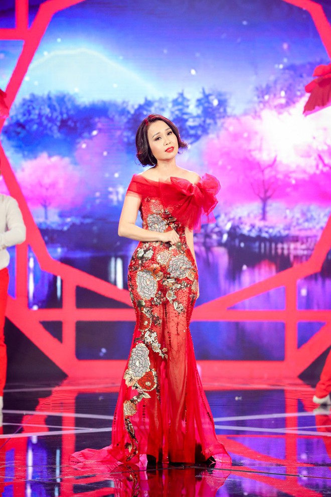 Noo Phước Thịnh đi vòng quanh thế giới, Đông Nhi kể chuyện đón Tết xa nhà trong chương trình nhạc Xuân 2018 - Ảnh 9.
