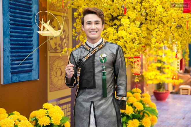Hồ Ngọc Hà diện áo dài đen sang trọng, nổi bật tại sự kiện - Ảnh 4. Hồ Ngọc Hà diện áo dài đen sang trọng, nổi bật tại sự kiện - Ảnh 4.