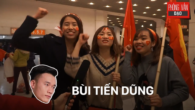 Phỏng vấn dạo: Cảm x&uacute;c của người h&acirc;m mộ khi đ&oacute;n U23 Việt Nam trở về trong v&ograve;ng tay - Ảnh 6.