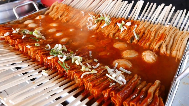 Đột nhập quầy ẩm thực đường phố ở Jecheon (H&#224;n Quốc) khiến thực kh&#225;ch ăn qu&#234;n cả lối về - Ảnh 2.