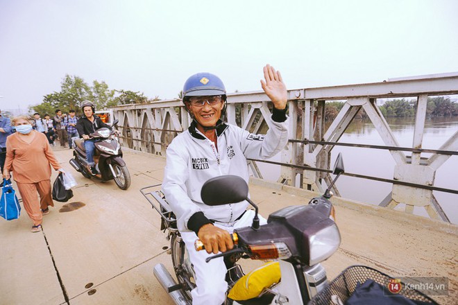 Chùm ảnh: Cầu Long Kiển được thông xe trở lại sau hơn 10 ngày bị sập, người dân đôi bờ vui mừng - Ảnh 8.