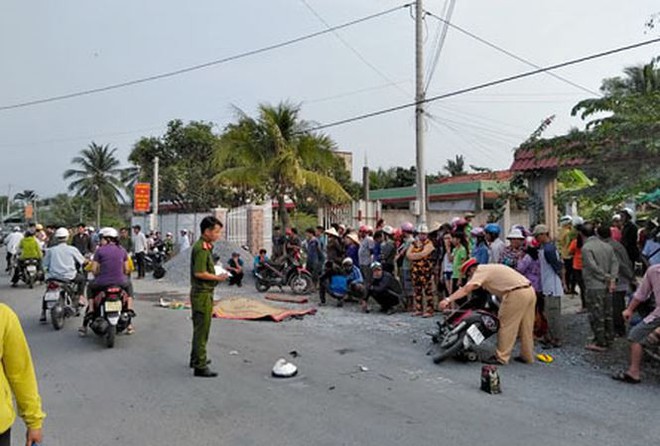 Xe đưa rước công nhân gây tai nạn chết người rồi bỏ đi - Ảnh 1.