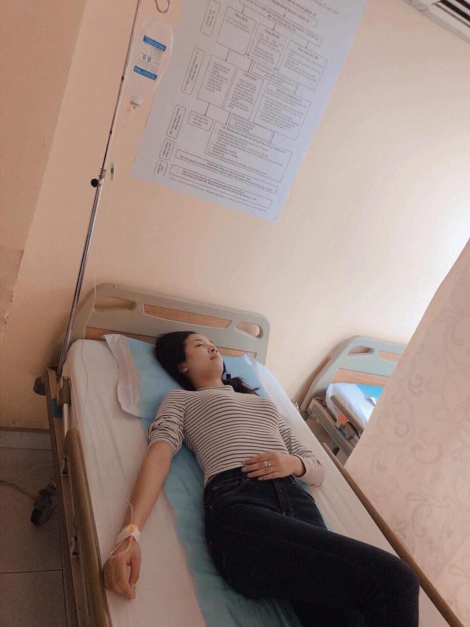 Đăng quang chưa l&acirc;u &Aacute; hậu Th&uacute;y An vừa phải nhập viện, Hoa hậu Tiểu Vy đang ở Ph&aacute;p vẫn kịp thời hỏi thăm - Ảnh 1.