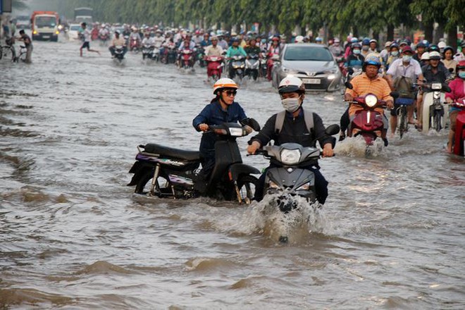 Cuộc sống người Cần Thơ những ngày phố biến thành... sông   - Ảnh 1.