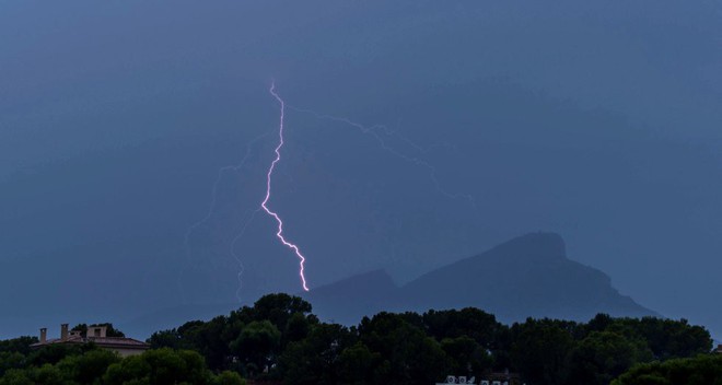 Lũ lớn càn quét đảo Mallorca, Tây Ban Nha: Ít nhất 5 người chết, nhiều người mất tích - Ảnh 7.