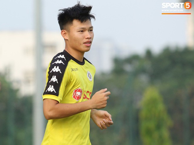 Tân binh đội tuyển Việt Nam dành suất đến AFF Cup 2018 để tặng vợ đang mang bầu - Ảnh 1.