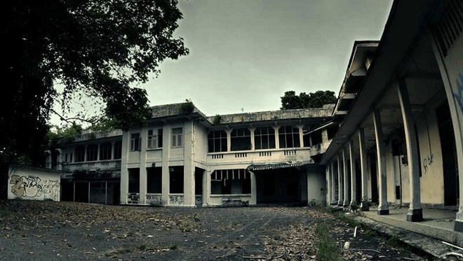 Bệnh viện bỏ hoang tại Singapore: Tồn tại vững vàng qua Thế chiến II, quá khứ đẫm máu gắn liền với những lời đồn rùng rợn - Ảnh 2.