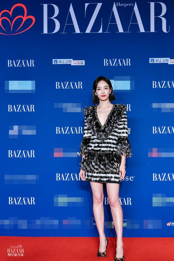 Thảm đỏ hot nhất Cbiz h&ocirc;m nay: Vắng Phạm Băng Băng, Dương Mịch - Đổng Khiết cạnh tranh nhan sắc khốc liệt với đ&agrave;n em - Ảnh 13.