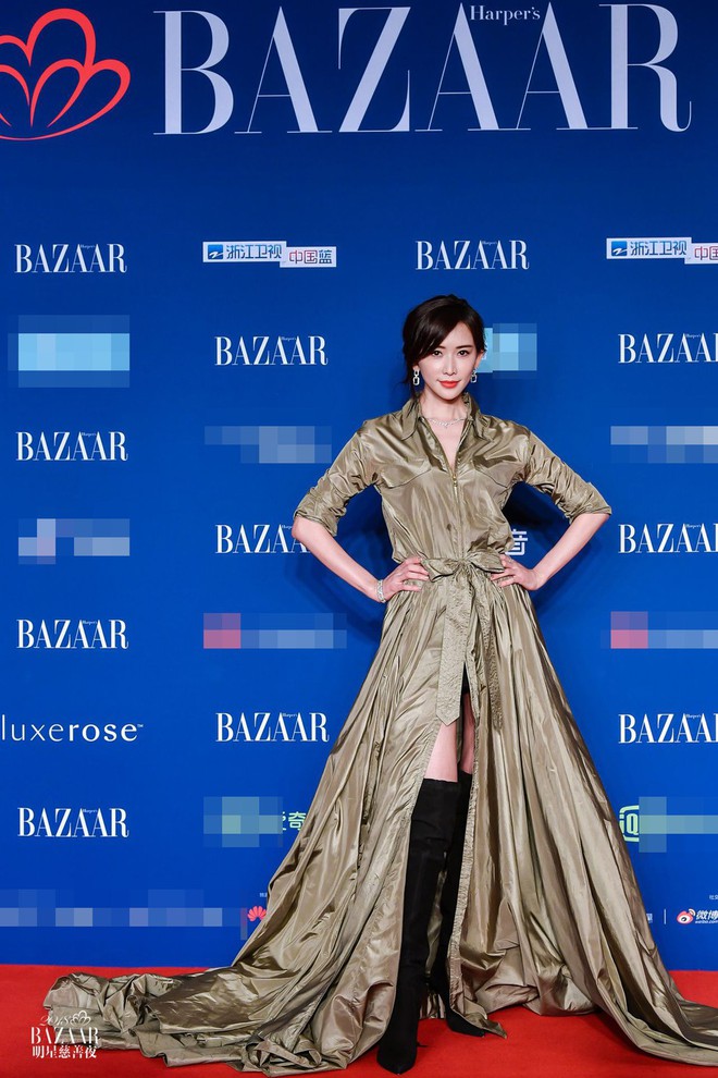 Thảm đỏ hot nhất Cbiz h&ocirc;m nay: Vắng Phạm Băng Băng, Dương Mịch - Đổng Khiết cạnh tranh nhan sắc khốc liệt với đ&agrave;n em - Ảnh 14.