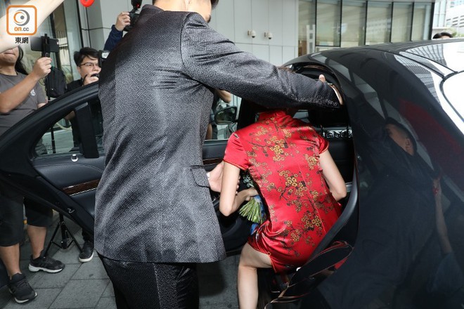 “Thị Đế” TVB rước thí sinh Hoa hậu Hong Kong kém 13 tuổi về dinh, dàn Á hậu người đẹp Hong Kong nô nức có mặt - Ảnh 5.