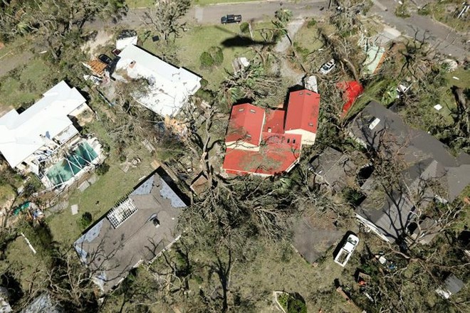 Khung cảnh tan hoang sau bão Michael nhìn từ trên cao - Ảnh 4.