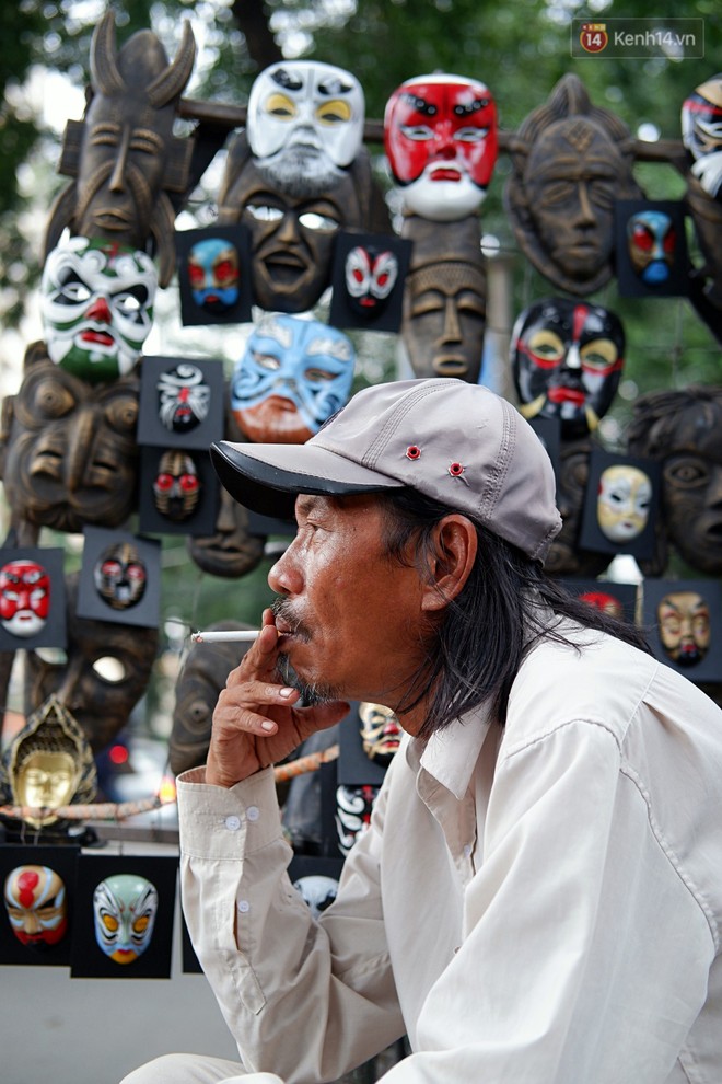 30 năm rong ruổi đường phố Sài Gòn của chú Bảy mặt nạ: Từng đạp xe suốt nhiều ngày không bán nổi 1 chiếc! - Ảnh 8.