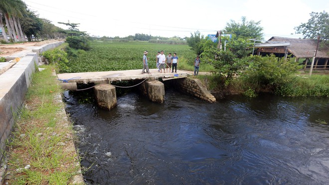 Nam thanh niên 23 tuổi lao xuống sông cứu sống 2 mẹ con bị đuối nước - Ảnh 1.