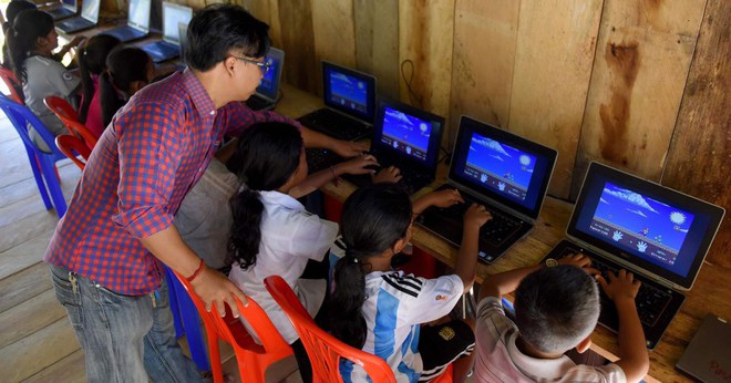 Kh&ocirc;ng phải tiền, học sinh của ng&ocirc;i trường n&agrave;y được đ&oacute;ng học ph&iacute; bằng thứ m&agrave; ch&uacute;ng ta đang vứt đi mỗi ng&agrave;y - Ảnh 10.