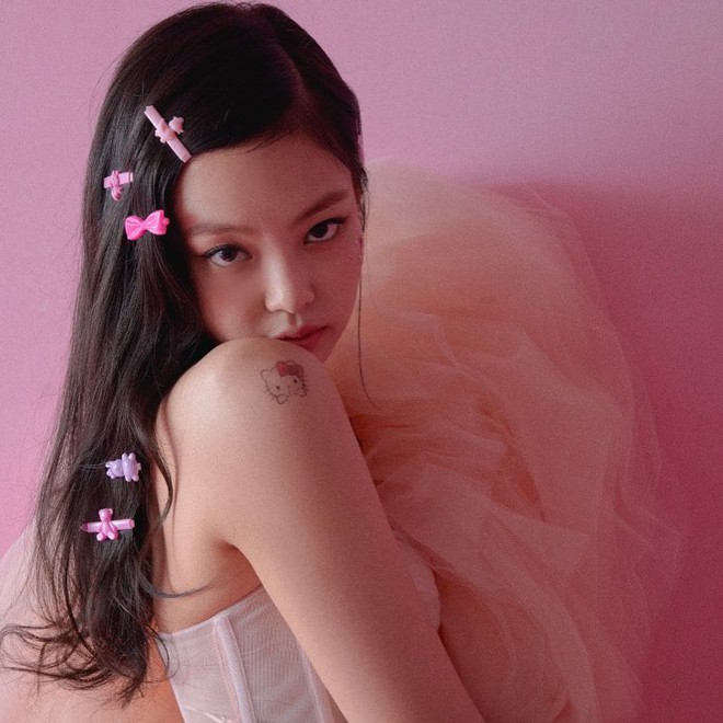 Không phải vòng 1 hay eo, đây là đặc điểm giúp Jennie (Black Pink) lúc nào cũng sexy dù kín cổng cao tường - Ảnh 5.