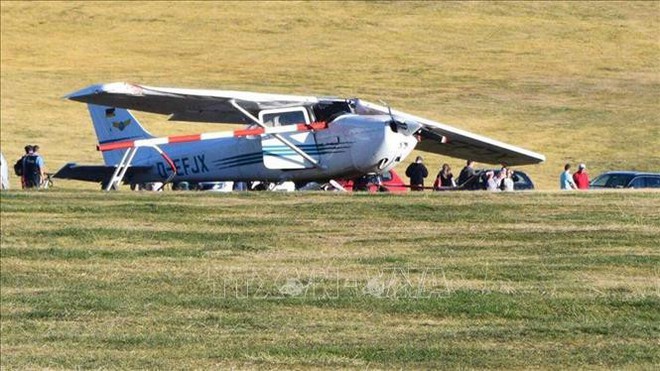 Máy bay Cessna đâm vào đám đông làm 8 người thương vong - Ảnh 1.