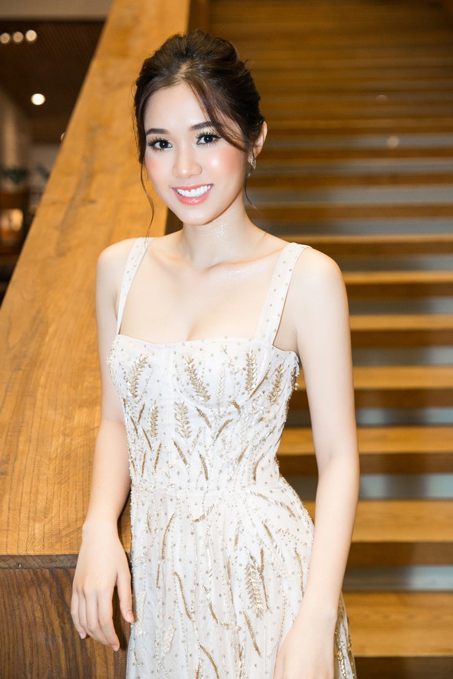 Minh T&uacute; - Trương Mỹ Nh&acirc;n được khen ng&agrave;y c&agrave;ng nhuận sắc, đọ d&aacute;ng bất ph&acirc;n thắng bại trong sự kiện - Ảnh 13.