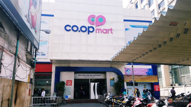 Co.op Mart Đinh Tiên Hoàng ngưng hoạt động sau gần 20 năm, người Sài Gòn tiếc nuối đến nhìn lại lần cuối - Ảnh 1.