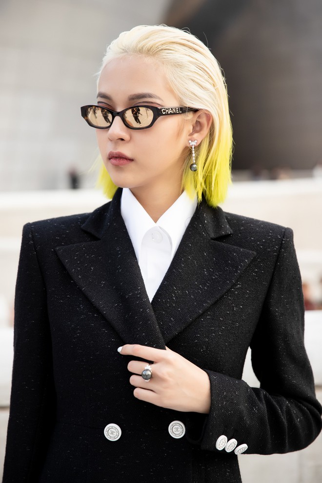 Phí Phương Anh diện set đồ lên đến 1 tỷ đồng chào sân Seoul Fashion Week - Ảnh 2.