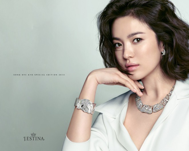 Song Hye Kyo: 10 năm nhan sắc đỉnh cao với tóc ngắn- Ảnh 12.