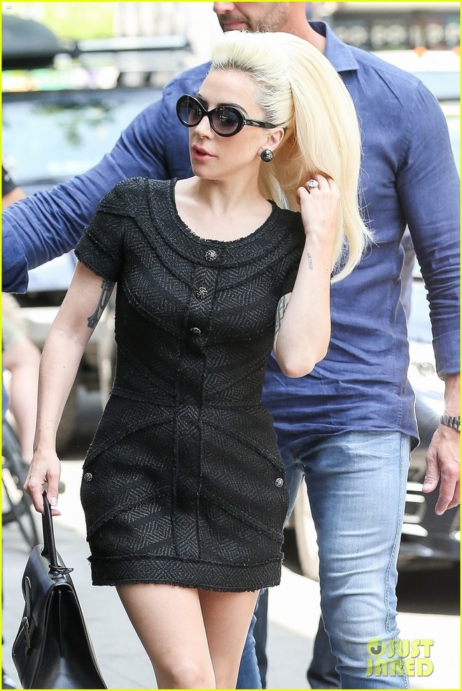 Từng tự dìm hàng bằng những bộ đồ quái lạ, nhưng hóa ra Lady Gaga cũng có nhan sắc thuộc hàng mỹ nhân như ai! - Ảnh 10.