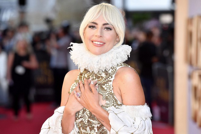Từng tự dìm hàng bằng những bộ đồ quái lạ, nhưng hóa ra Lady Gaga cũng có nhan sắc thuộc hàng mỹ nhân như ai! - Ảnh 16.