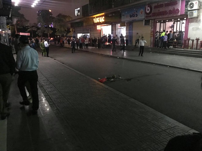 Người ph&aacute;t hiện thi thể b&eacute; sơ sinh ở CC Linh Đ&agrave;m: T&ocirc;i nghe tiếng h&eacute;t của phụ nữ tr&ecirc;n tầng cao, nh&igrave;n l&ecirc;n th&igrave; thấy một nh&agrave; vừa tắt đ&egrave;n ngay - Ảnh 4.