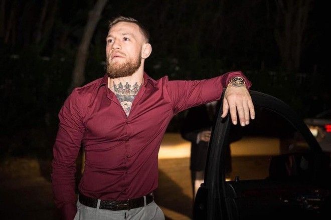 Hậu UFC 229, Gã điên Conor McGregor vung tiền mua hàng hiệu xa xỉ - Ảnh 2.