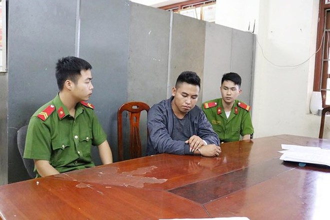 Thủ đoạn tinh vi của c&aacute;c đối tượng giấu 198 b&aacute;nh heroin trong m&aacute;y x&uacute;c - Ảnh 5.