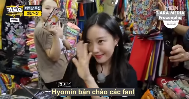 Hyomin (T-ara) méo mặt khi mua đồ đắt hơn tưởng tượng ở chợ Bến Thành - Ảnh 2.