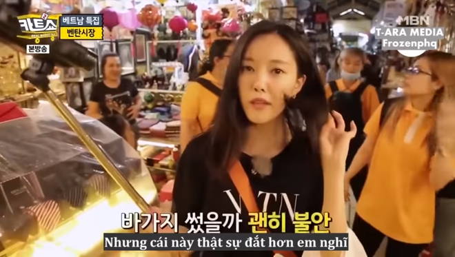 Hyomin (T-ara) méo mặt khi mua đồ đắt hơn tưởng tượng ở chợ Bến Thành - Ảnh 7.