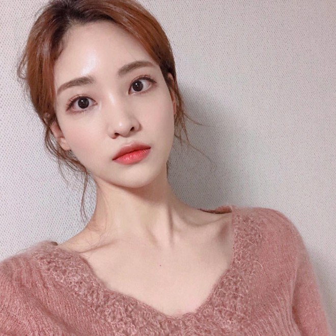 Nếu bạn dưỡng ẩm cật lực m&agrave; da vẫn kh&ocirc; căng, nguy&ecirc;n nh&acirc;n rất c&oacute; thể l&agrave; do những th&oacute;i quen sau - Ảnh 3.