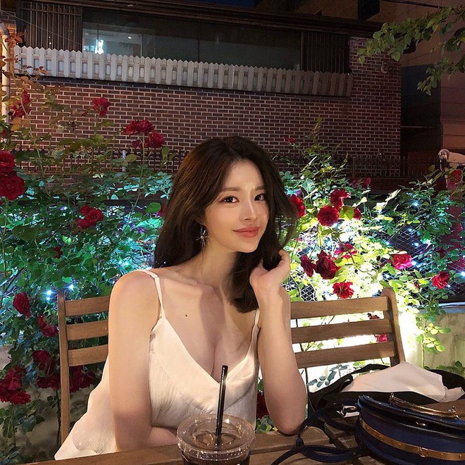 X&ocirc;n xao nhan sắc nữ diễn vi&ecirc;n 18 tuổi lộ ảnh hẹn h&ograve; với Seungri: Body n&oacute;ng bỏng d&ugrave; thấp b&eacute;, bị tố nghiện dao k&eacute;o - Ảnh 19.