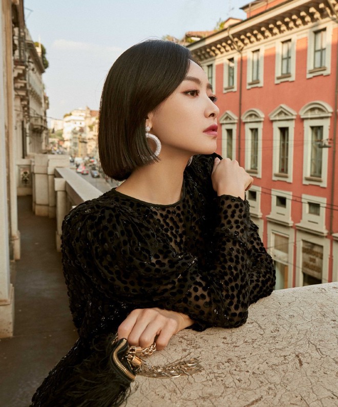 Sulli xuống sắc bất ngờ, đối lập hoàn toàn với Victoria Song khi “đụng váy” - Ảnh 8.