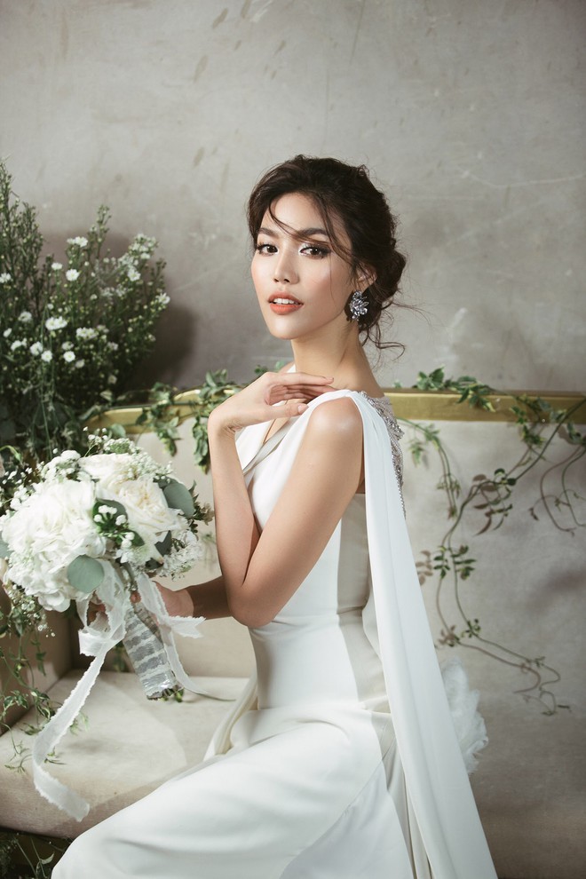 Trước 2 ngày lên xe hoa, loạt ảnh hậu trường thử váy cưới của Lan Khuê chính thức hé lộ - Ảnh 2.