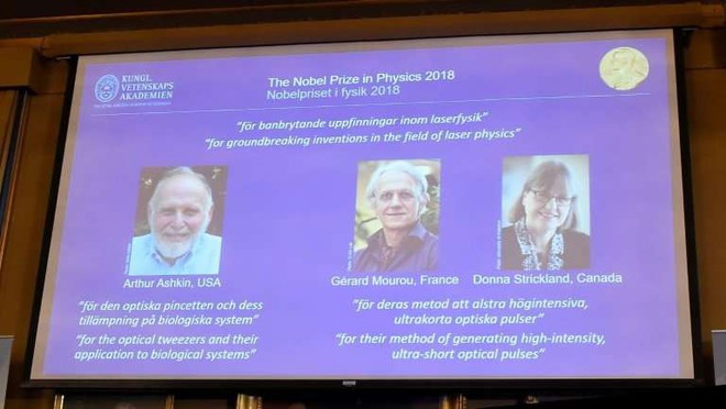 Nobel Vật l&yacute; 2018 vinh danh ph&aacute;t minh mang t&iacute;nh đột ph&aacute; trong lĩnh vực vật l&yacute; laser - Ảnh 1.