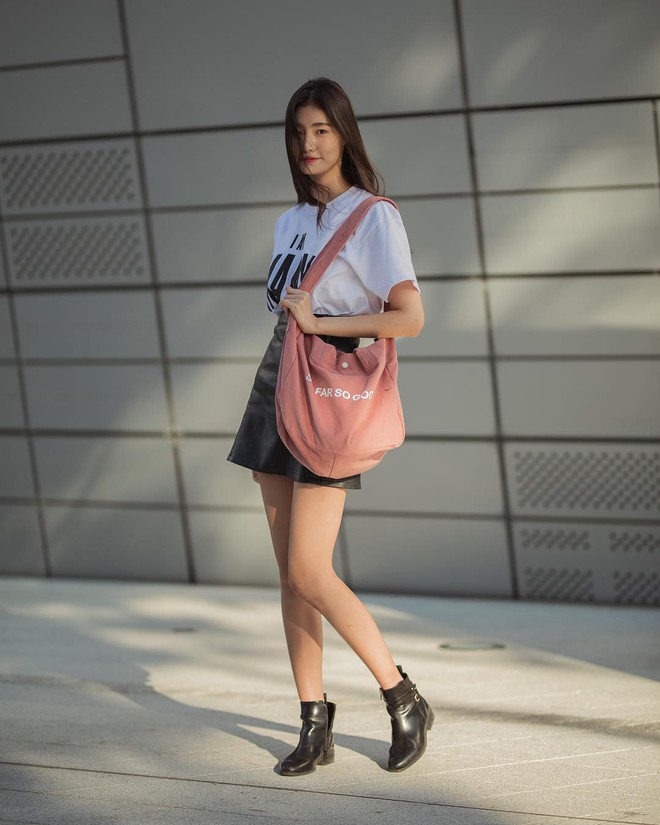 Ngắm street style giới trẻ Hàn tuần qua, bạn sẽ gom được cả rổ cách phối đồ thoải mái mà đẹp quên sầu cho thu này - Ảnh 2.