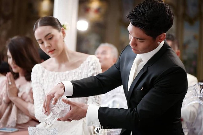 Siêu đám cưới mỹ nhân thị phi nhất Thái Lan và chồng kém 10 tuổi: Hoành tráng nhất là dàn siêu sao đến dự - Ảnh 8.